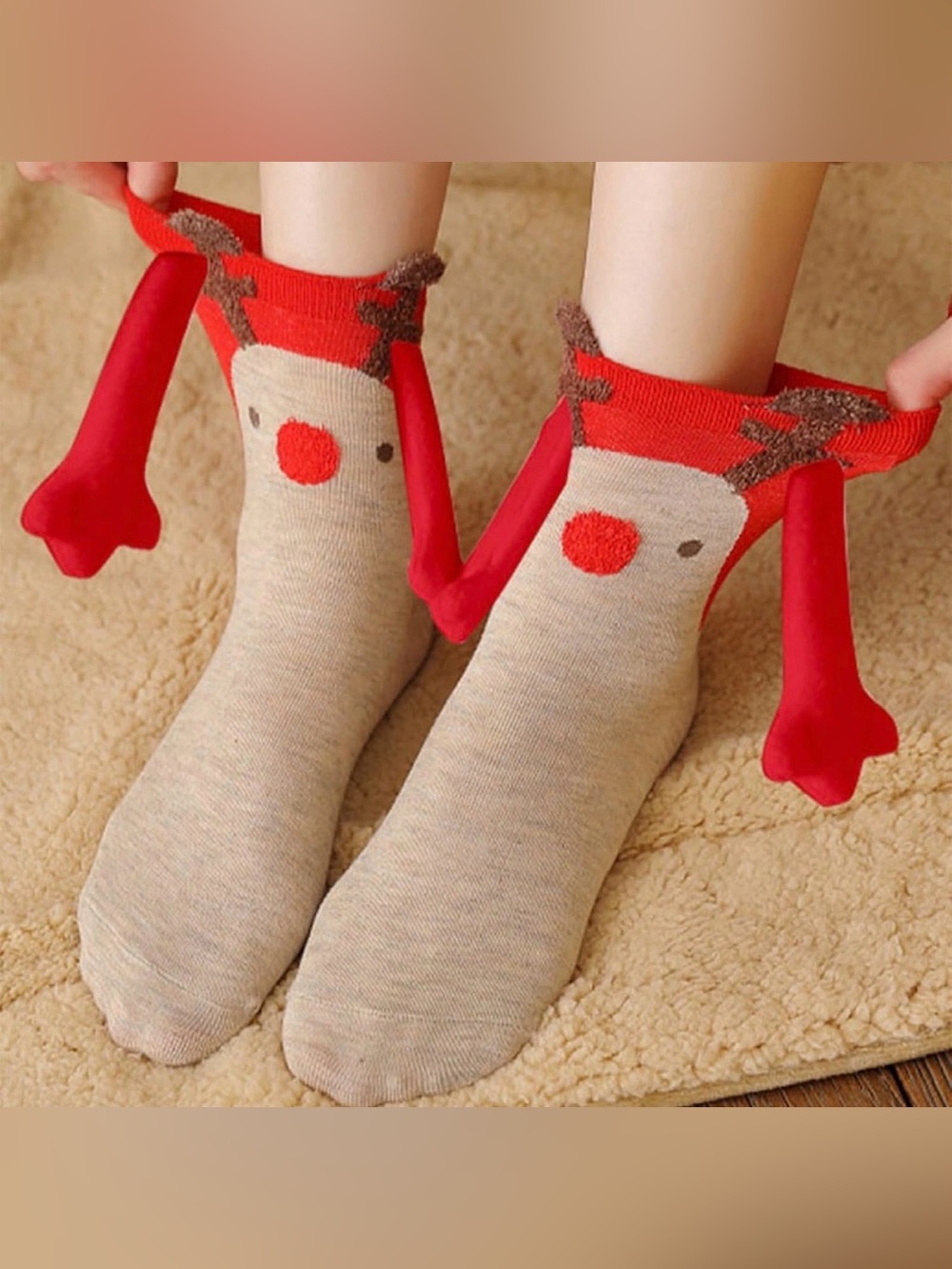 💞 New Cute Adult Reindeer Christmas Holiday Novelty Socks with Hands